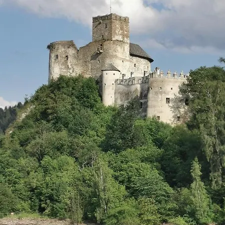 Z Pomostem Nad Jeziorem Czorsztynskim *