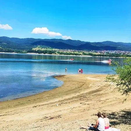 Z Pomostem Nad Jeziorem Czorsztynskim