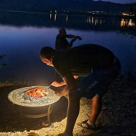 Z Pomostem Nad Jeziorem Czorsztynskim