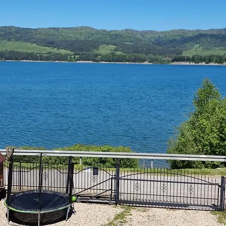 Z Pomostem Nad Jeziorem Czorsztynskim